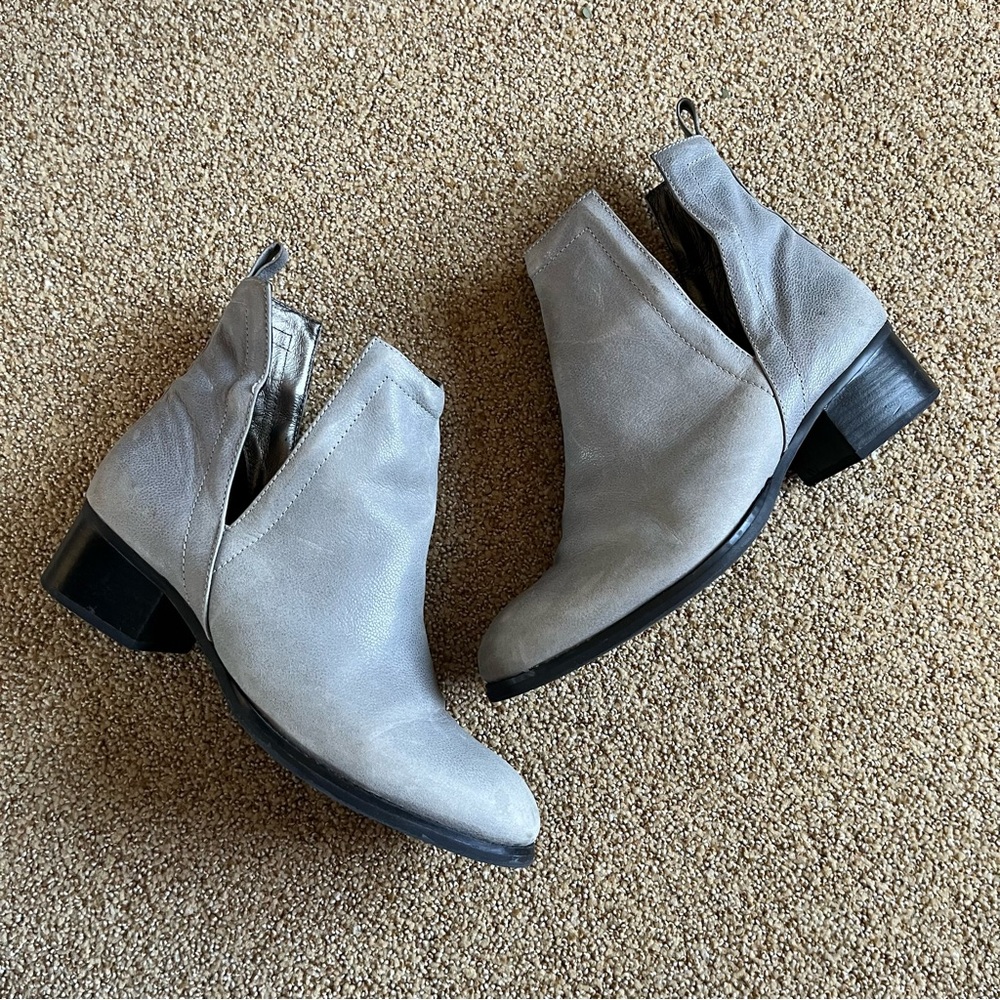 Jeffrey Campbell ORILEY boots 9.5